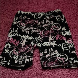 Black & Pink Graffiti Print Women's Bike Shorts